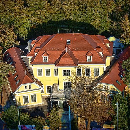 Hotel Albrecht Братислава Екстериор снимка